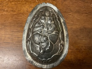 lot 59 image: Frog and Rabbit Egg Shaped Metal Chocolate Mold