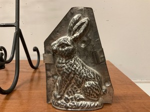 lot 64 image: Vintage Metal Double Sided Rabbit Chocolate Mold