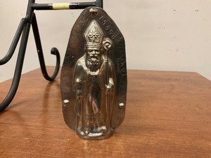 lot 72 image: JKV Tilburg Father Christmas Metal Chocolate Mold