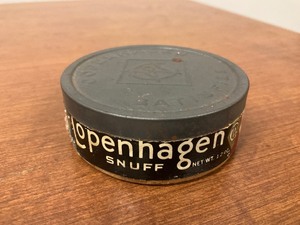lot 84 image: Copenhagen Snuff Tin