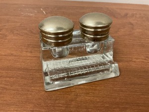 lot 95 image: Vintage Cut Glass Double Ink Well