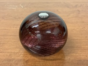 lot 106 image: 1984 Signed Schiller Hand Blown Art Glass Paperweight