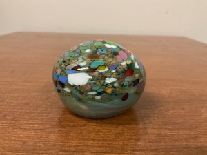 lot 113 image: MCM Art Glass Paper Weight