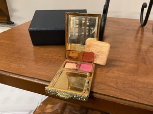 lot 139 image: Gold Colored and Crystal Engraved Make-Up Compact