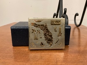 lot 141 image: Florida Souvenir Make-Up Compact