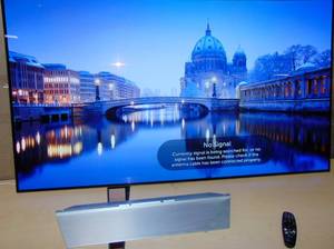 lot 7 image: LG OLED65C7P 65 4K HDR Smart TV 0719192611030