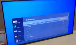 lot 27 image: Haier - 55 4K Ultra HD LED TV (55UG2500) scratch