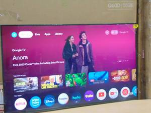 lot 49 image: Hisense - 55 Class S7 Series CanvasTV 4K QLED TV with Hi-Matte Display and UltraSlim Wall Mount (2024)  55s7n no stand