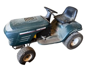 lot 12 image: Craftsman Lawn Tractor with 42 Deck - Automatic Drive