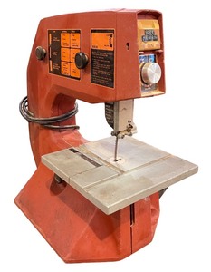 lot 23 image: Vintage McGraw-Edison Tabletop Bandsaw