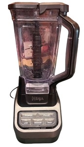 lot 72 image: Ninja Professional 1000W Blender with Pitcher