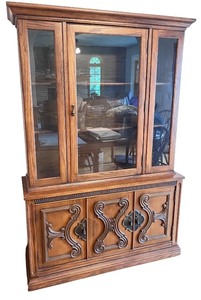 lot 106 image: Ornate Wooden China Cabinet with Glass Doors and Shelves