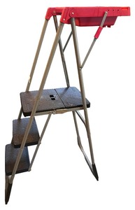 lot 133 image: Costco Folding Step Ladder with Tool Tray - Used Condition
