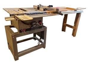 lot 18 image: Ryobi BT3000 Table Saw with Custom Extension Table