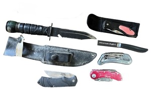 lot 257 image: Collection Utility and Hunting Knives with Sheaths