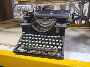 Woodstock Typewriter (562654) Has Been Cleaned Up, Does Work