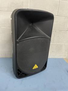 lot 82 image: Behringer Professional Portable Active 2-Way 15 PA Speaker System with Wireless Microphone Option & Integrated Mixer