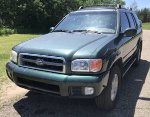 2001 Nissan Pathfinder LE