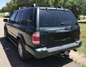 2001 Nissan Pathfinder LE