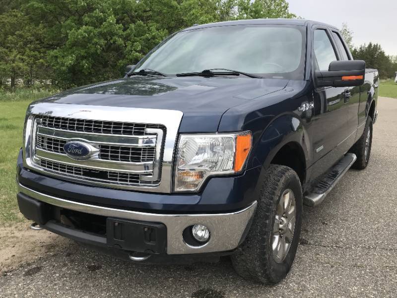 lot 3 image: 2013 Ford F150 XLT 4X4