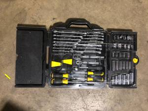 lot 15 image: Stanley 14 in. & 38 in. Drive SAE Mechanics Tool Set (150-Piece)   Customer Returns See Pictures