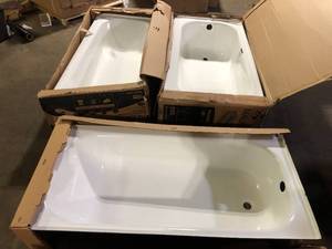 lot 26 image: Lot of Assorted Bathtubs Various Models and  Conditions Customer Returns See Pictures