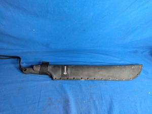 lot 39 image: Gerber Machete