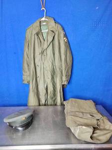 lot 73 image: US Military Army Trench Coat , Hat , and Duffle Bag
