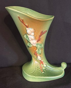 lot 35 image: Vintage Roseville Pottery Snowberry Green Cornucopia Vase