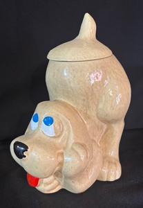lot 156 image: Vintage McCoy Thinking Puppy Dog Cookie Jar