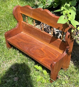 lot 225 image: Pretty Little Bench
