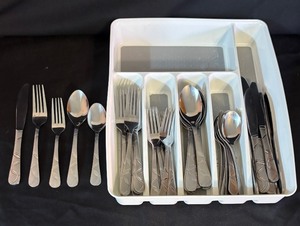 lot 229 image: Cambridge Felicity Flatware