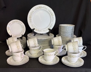 lot 238 image: Grace Rhapsody Fine China