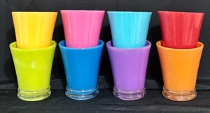 lot 195 image: Fun Set of 8 Colorful Glasses