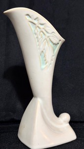lot 333 image: Vintage Roseville Silhouette Cornucopia 721-8 White Aqua Cream Vase 8 High