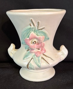 lot 248 image: Vintage McCoy Blossom Time Vase