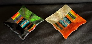 lot 257 image: Hanna Nahral Art Glass Ashtrays  Dishes