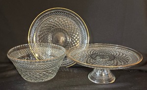 lot 283 image: Anchor Hocking Wexford Glass Platter, Serving Bowl and Pedestal Plate