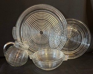 lot 292 image: Anchor Hocking Manhattan Collection Platters, Pitcher and Bowl