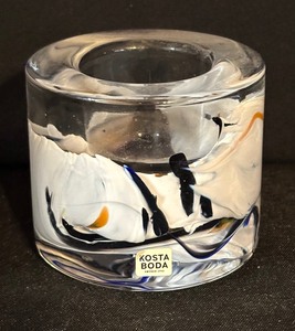 lot 353 image: Kosta Boda Colonne White Swirl Glass Candle Holder