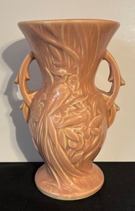 lot 367 image: Vintage McCoy Bird of Paradise Vase