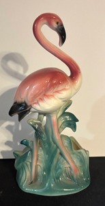 lot 369 image: Beautiful Mid Century Pink Flamingo Planter