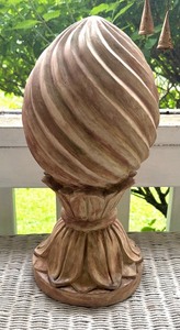 lot 417 image: Decorative Spiral Finial