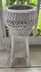 lot 137A image: Vintage White Wicker Planter Stand