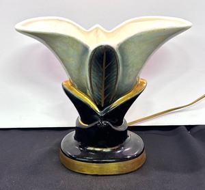 lot 448 image: Mid Century Calla Lily Art Deco Esc-Lite TV Lamp