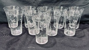 lot 454 image: Vintage Etched Glassware