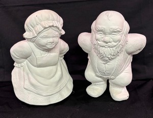 lot 458 image: Santa Clause and Mrs. Clause Ceramic Decorative Figurines