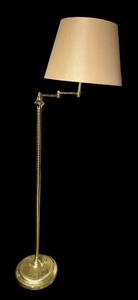 lot 487 image: Vintage Adjustable Brass Floor Lamp