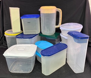 lot 493 image: Variety of Plastic Containers
