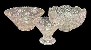 lot 527 image: Three Vintage of Beautiful Bowls